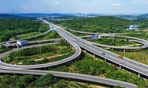 荣县钢筋套筒应用于高速公路
